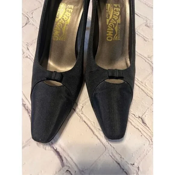 Ferragamo Size 8 Bow Front Pump Heels Black Pointed Toe Dressy Classic Old Money - Picture 8 of 16